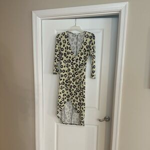 VENUS Long Sleeve Animal Print Dress - XS - Like New